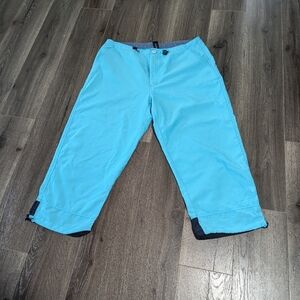 - Gap baggy short Pants or long Capri pants. Size XL. Polyster. Unisex.